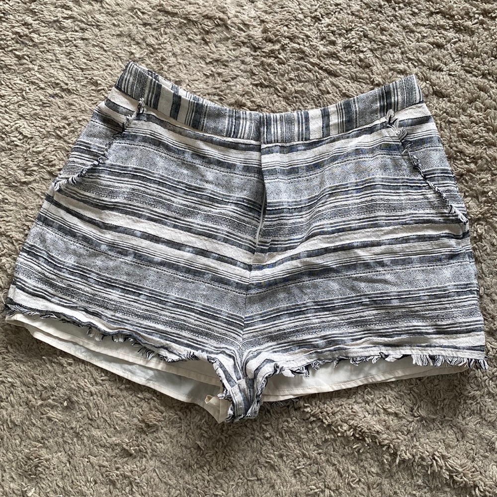 High-waisted linen, lined shorts. Size M.